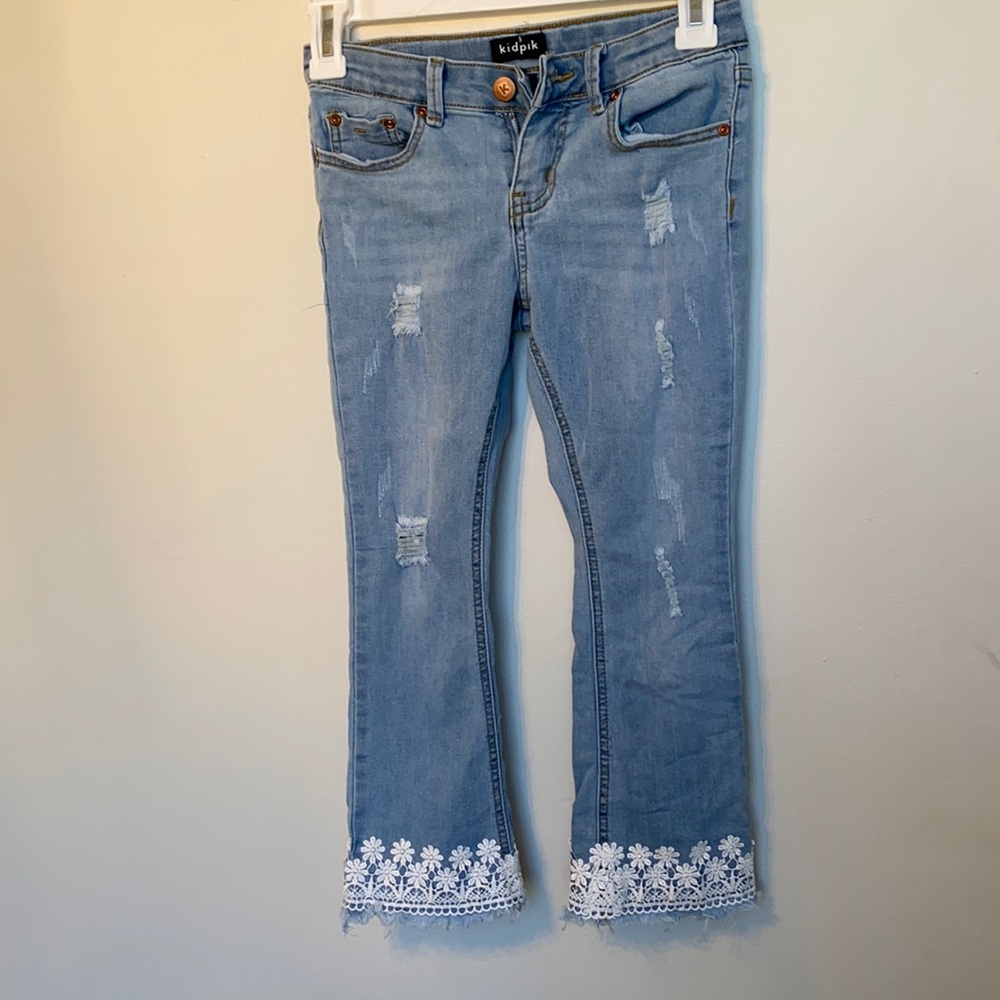 Distressed eyelet crop pants